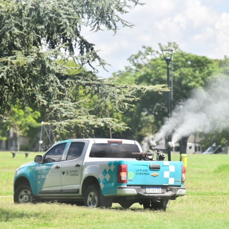 Más tareas de fumigación, prevención y concientización contra el dengue en los barrios de La Plata